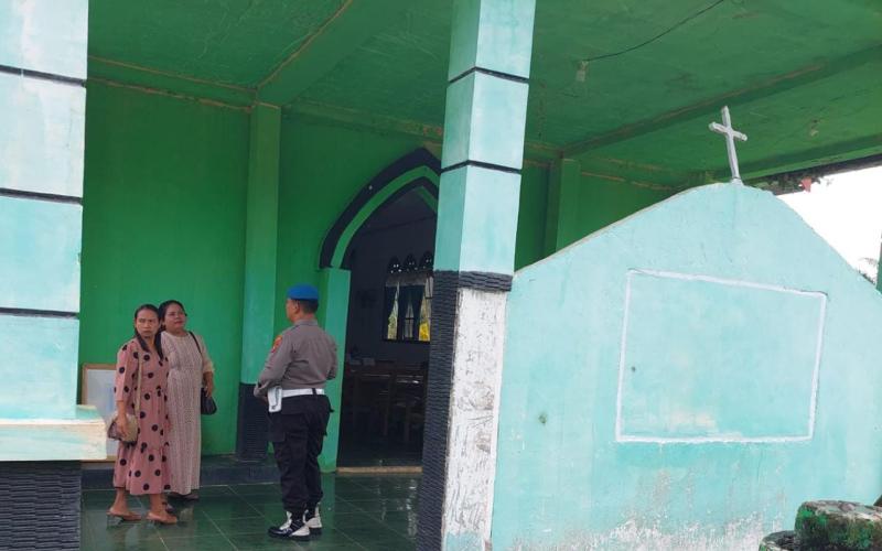 Polsek Penarik Raya Melaksanakan Pengamanan Ibadah Umat Kristiani