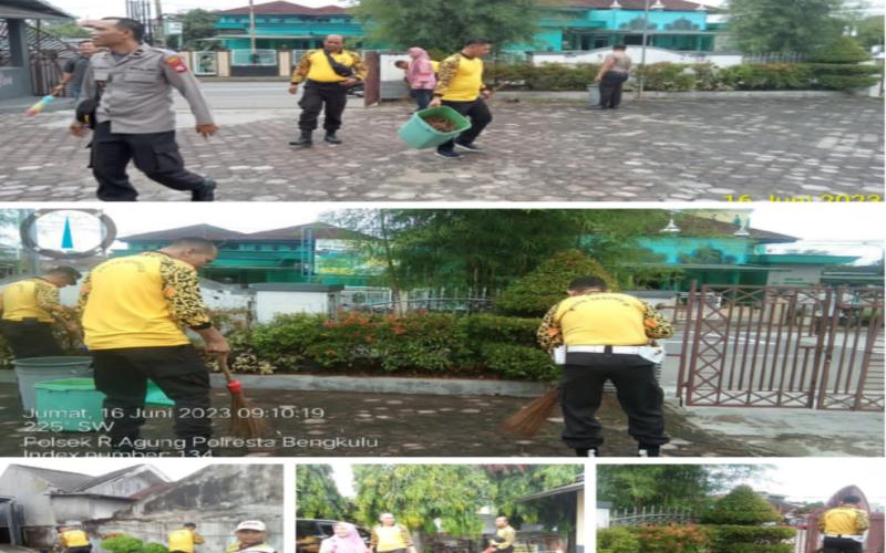 Sambut HUT Bhayngkara Ke-77, Polresta Bengklu dan Polsek Jajaran Laksankan Kegiatan Bakti Sosial Membersihkan Tempat Ibadah 