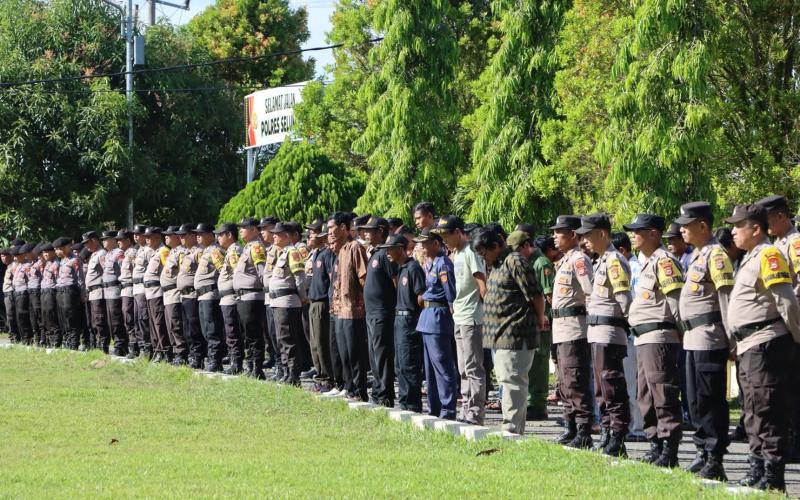 Polres Seluma Gelar Apel Gabungan Kasatkamling dan Linmas 
