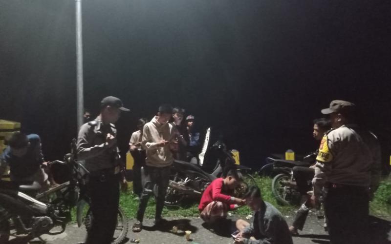 Antisipasi 3C, Piket Yanmas Polsek Muara Sahung Laksanakan Patroli Mobiling