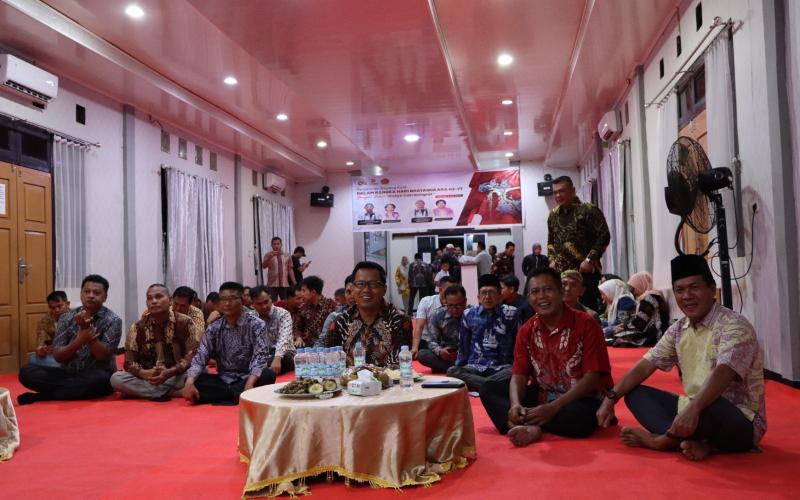 Dalam Rangka Hut Bhayangkara Ke - 77, Polres Mukomuko Gelar Nonton Bareng "Wayang Kulit"Dalam Rangka Hut Bhayangkara Ke - 77, Polres Mukomuko Gelar Nonton Bareng "Wayang Kulit"