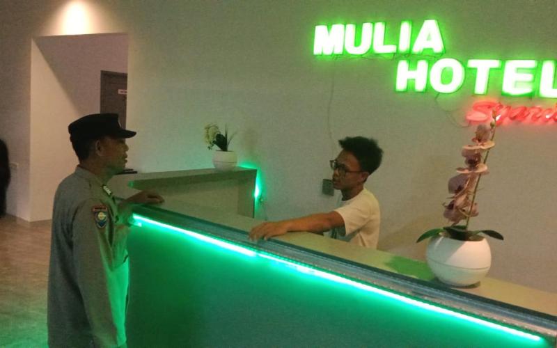 Bhabinkamtibmas Polsek Kaur Selatan Patroli di Lingkungan Wilayah Hukum 