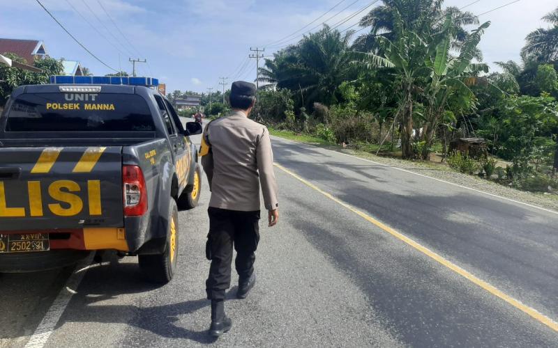 Patroli, Polsek Manna Laksanakan Pemantauan Kegiatan Masyarakat dan Sampaikan Imbauan Kamtibmas