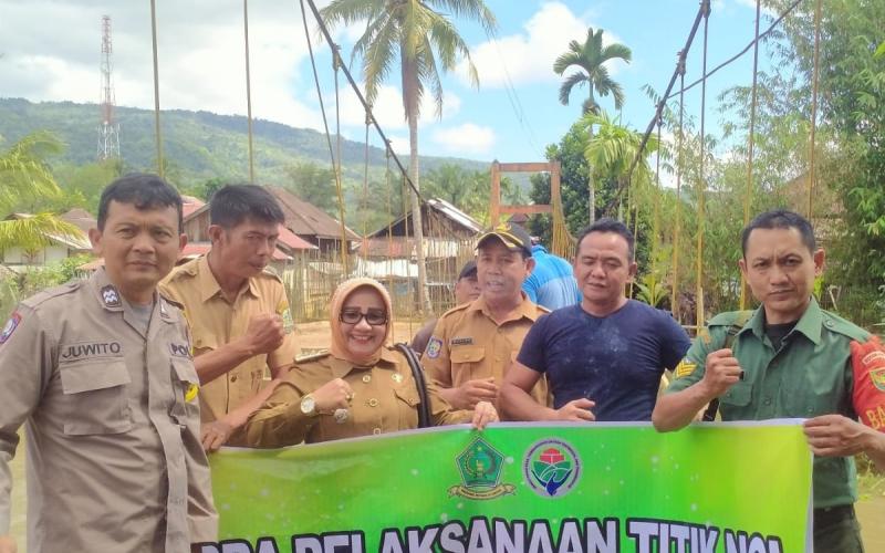 Bhabinkamtibmas Polsek Lebong Utara Hadiri Pra Pelaksanaan Titik Nol Rehap Jembatan Gantung Desa