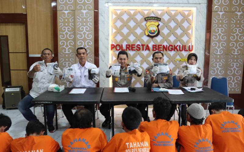 Delapan Tersangka, Puluhan Paket Ganja dan 0,07 Gram Sabu Diamankan, Hasil Operasi Antik Polresta Bengkulu
