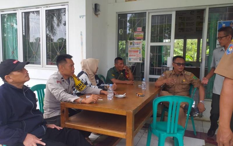 Kunjungi ketua RT, Bhabinkamtibmas Imbau untuk Membuat Papan Imbauan