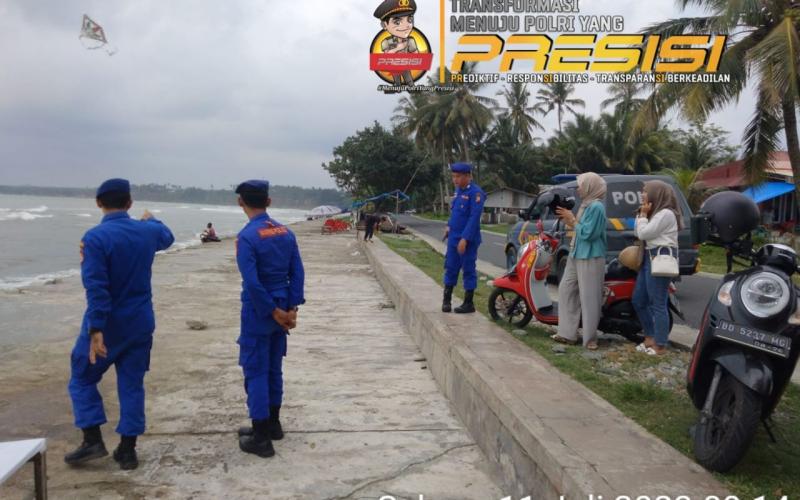 Sambangi Wisatawan Pasar Bawah, Satpolairud Polres BS Sampaikan Imbauan Kamtibmas