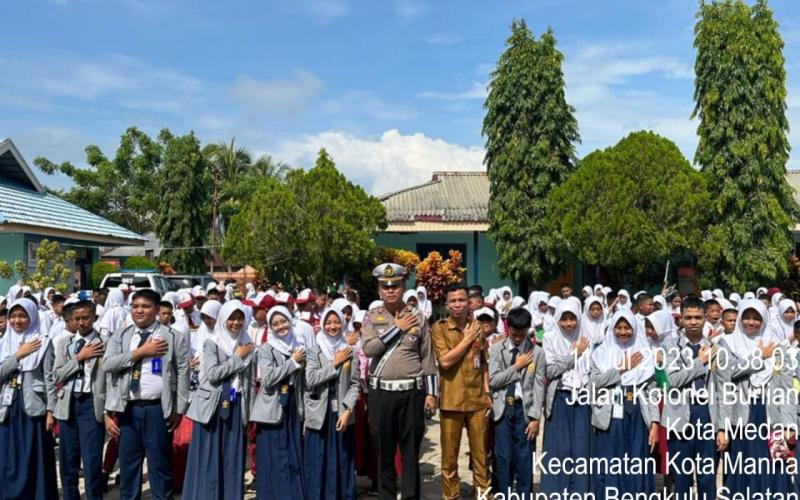 Sat Lantas Polres BS, Jadi Narasumber Sosialisasi Tata Tertib Berlalu Lintas di SMPN 02 BS