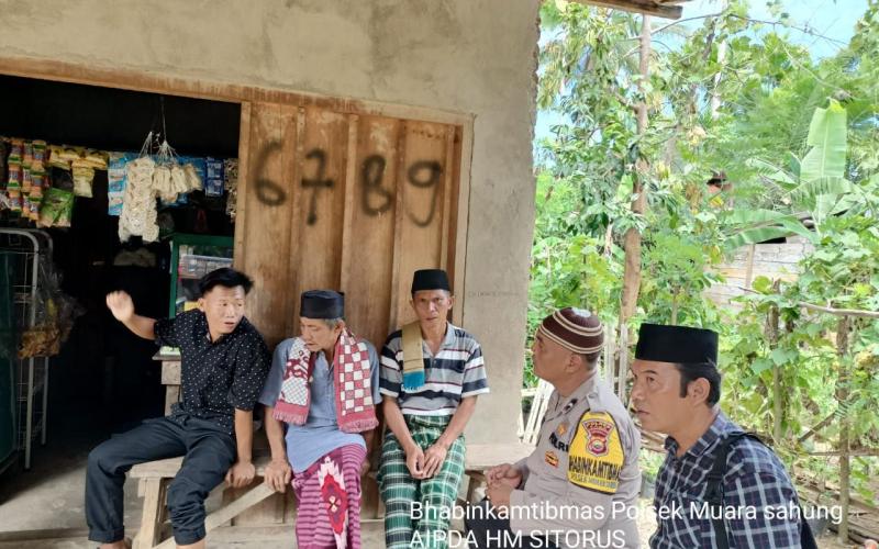 Bhabinkamtibmas Polsek Muara Sahung Sambang DDS di Desa Ulak Lebar 