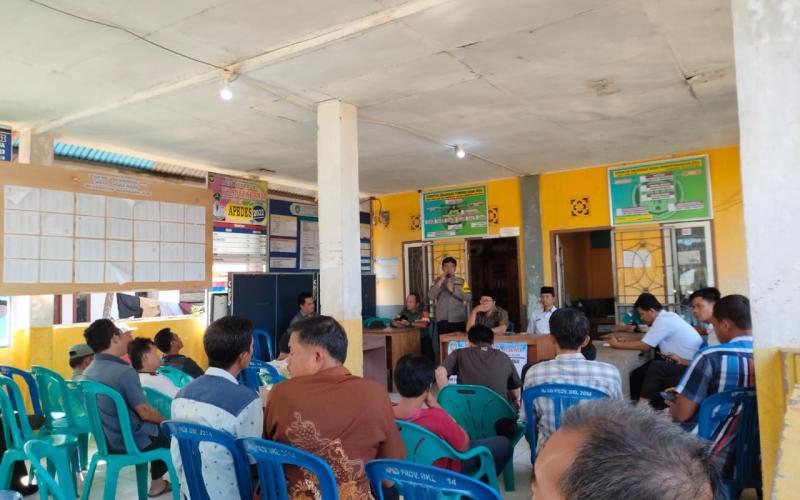 Bhabinkamtibmas Polsek Kedurang Hadiri Musyawarah Pra Pelaksanaan Pembangunan di Desa Sukarami