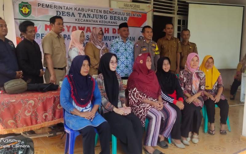 Bhabinkamtibmas olsek Kedurang , Hadiri Musyawarah Desa Penetapan Hasil Pemutakhiran SDGS Desa Tahun 2023 Desa Tanjung Besar