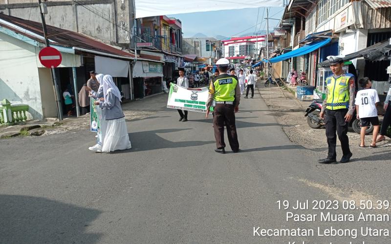 Satlantas Polres Lebong Laksanakan Pengawalan dan Pengaturan Pawai Ta'aruf Peringatan Tahun Baru Islam