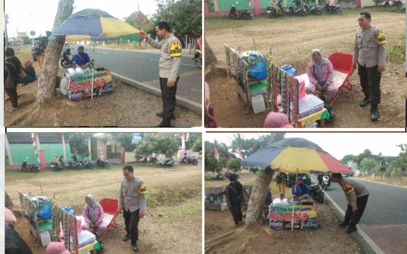 Sambangi Pedagang Kaki Lima, Bhabinkamtibmas Sampaikan Imbauan Kamtibmas 