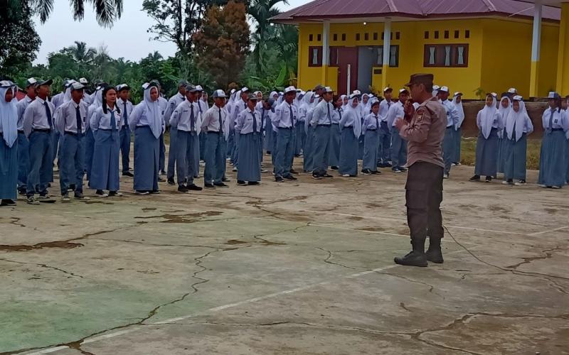 Cegah Kenakalan Remaja, Polsek Penarik Raya Lakukan Pembinaan dan Penyuluhan di SMAN 10 Mukomuko