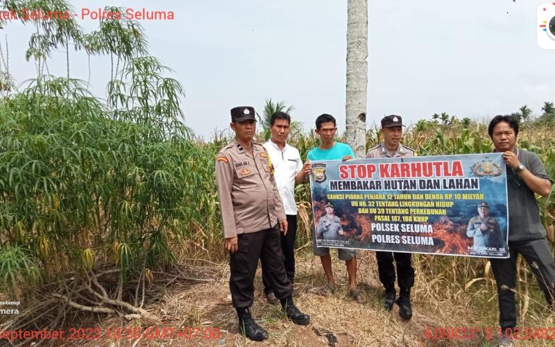 Polsek Seluma, Laksankan Sosialisasi dan Imbauan Larangan Karhutla kepada Warga Desa Padang Merbau 