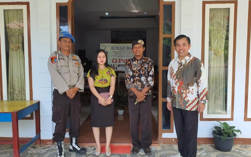 Berikan Rasa Aman, Polsek Giri Mulya Laksanakan Pengamanan di Gereja