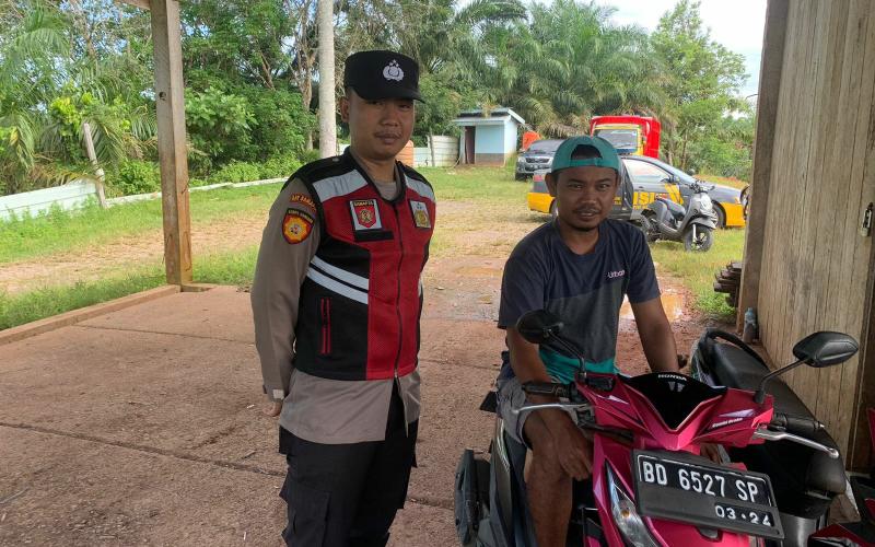 Personil Polsek Batiknau Berikan Himbauan Ke Anak Muda 