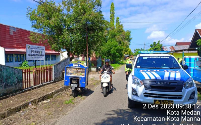 Wujudkan Kamsrltibcar Lantas,  Sat Lantas Patroli Ke Lokasi Keramaian dan Seputaran Gudang Logistik KPU, Kantor KPU Serta Bawaslu