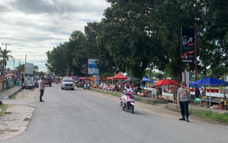 Piket Yanmas Regu I Polres Kaur, Laksanakan Pengamanan dan Turlalin di Lokasi Pasar Kaget Lapangan Merdeka