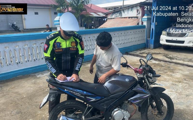 Operasi Patuh Nala 2024, Sat Lantas Polres BS Ajak Warga Taat Aturan Berlalu Lintas