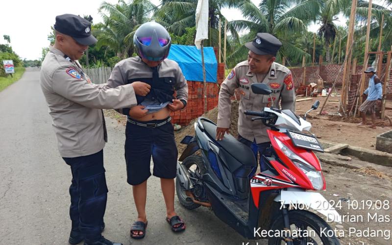 Polsek Kotapadang Gelar Razia Sajam dan Senjata Api di Jalur Lintas Kotapadang - PU. Tanding