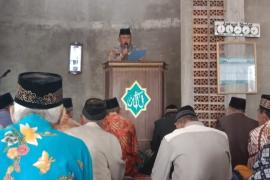 Shalat Jumat Bareng Polisi, Kompol Nurdai Ajak Jemaah Tingkatkan Taqwa