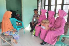 Dalam Rangka Hari Bhayangkara Ke-7, Polsek Kaur Selatan Anjangsana Ke Purnawirawan Polri 