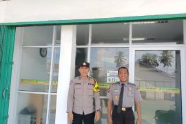 Sambang Dialogis, Bhabinkamtibmas Sampaikan Imbaian Kepada Security Bank Bengkulu Kelurahan Pasar Baru 