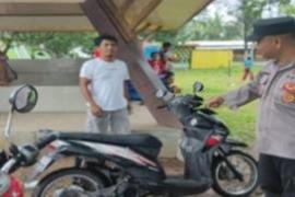 Patroli Polsek Teluk Segara Beri Imbauan Kamtibmas kepada Petugas Parkir Taman Kota Tuo