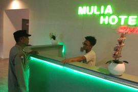 Bhabinkamtibmas Polsek Kaur Selatan Patroli di Lingkungan Wilayah Hukum 