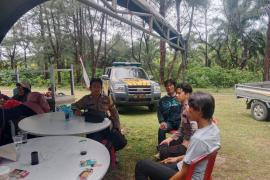 Bhabinkamtibmas Polsek Teramang Jaya sampaikan Kamtibmas Saat Sambang Warga