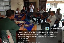Bhabinkamtibmas Hadiri Musyawarah Desa Terkait Verifikasi dan Validasi Penerima Bansos