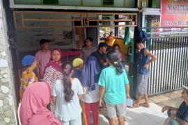Bhabinkamtibmas Hadiri Kegiatan Pembagian Bahan Pangan Itik di Desa Ketenong Sebelat Ulu