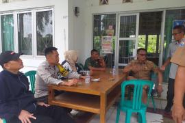 Kunjungi ketua RT, Bhabinkamtibmas Imbau untuk Membuat Papan Imbauan