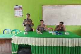 Bhabinkamtibmas Polsek Seginim Sampaikan Penyuluhan di SMAN 07 BS