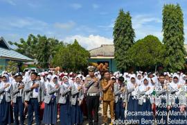 Sat Lantas Polres BS, Jadi Narasumber Sosialisasi Tata Tertib Berlalu Lintas di SMPN 02 BS