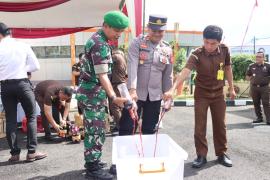 Kapolres Lebong Hadiri Pemusnahan Barang Bukti di Kejari Lebong