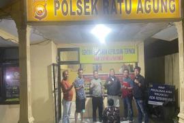 Cemburu Pacar Simpan Nomor Hp Lelaki Lain, Remaja ini Aniaya dengan Pisau