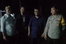 Bhabinkamtibmas Polsek Gading Cemapaka, Monitoring Acara Kuda Kepang di Hajatan Pernikahan Warga Binaannya