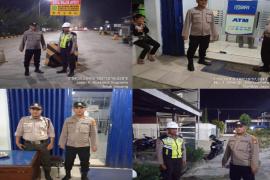 Berikan Rasa Aman, Polsek KSKP Pulau Baai Patroli Malam di Sekitaran Pelabuhan