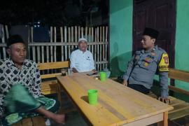 Jalin Sinergitas dan Silahturahmi, Bhabinkamtibmas Polsek Gading Cempaka Sambangi Ketua RT 12