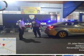 Patroli Malam, Polsek Ratu Samban Sambangi Warga dan Objek Vital
