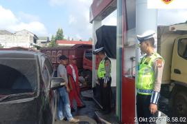 Sat Lantas Polres BS, Gelar Pengatran Lalin Antrian Pendistribusian BBM, Guna Wujudkan Kamseltibcar Lantas  