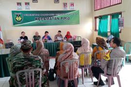 Kanit Binmas Polsek Pino dan Bhabinkamtibmas Polsek Pino hadiri Kegiatan Sosialisasi Pencegahan dan Penanganan Stunting Serta Gizi Buruk