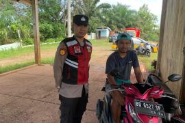 Personil Polsek Batiknau Berikan Himbauan Ke Anak Muda 