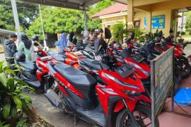 Polsek Kampung Melayu Layani Penitipan Sepeda Motor Saat Mudik