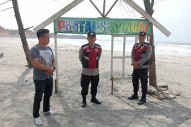 Personel Polsek Batiknau Berikan Imbauan Kepada Pengunjung Objel Wisata 