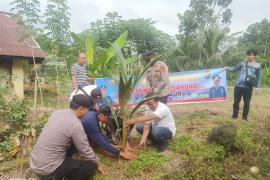 Bulan Bakti Lingkungan, Polres Muara Sahung Laksanakan Penanaman Pohon 