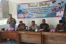 Jalin Hubungan Kerja yang Solid, Polsek Pino Raya Hadiri Rapat Kerja Mini Lokakarya Pengendalian Stunting Desa Karang Cayo