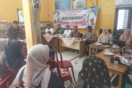 Kanit Binmas Polsek Manna Hadiri Rapat Kerja Mini Lokakarya Pengendalian Stunting dan Rumah Sehat di Desa Gunung Sakti
